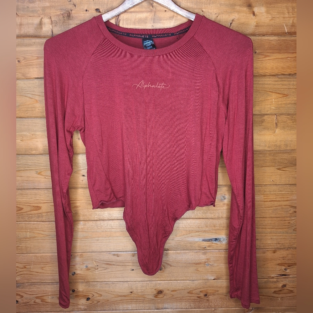 ❤️ NWT Alphalete brick red/Terracotta red/light maroon Long Sleeve top Size L